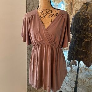 - XL Maternity top elastic below the breast very comfortable & flattering